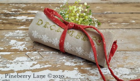 Christmastime Sewing Roll